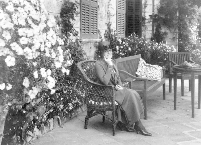 Edith at Pavillion Colombe, Beinecke
